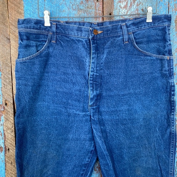 Wrangler Bootcut Jeans - Picture 2 of 12